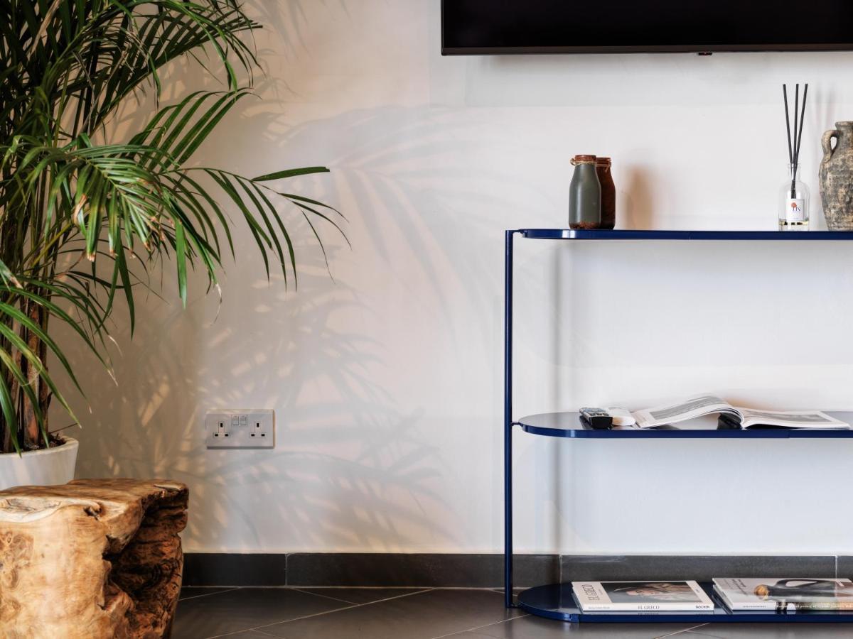 Liv Urban Suites Larnaca Luaran gambar