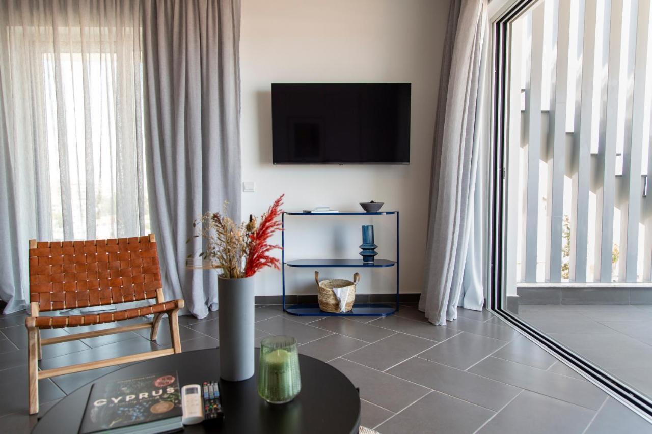 Liv Urban Suites Larnaca Luaran gambar